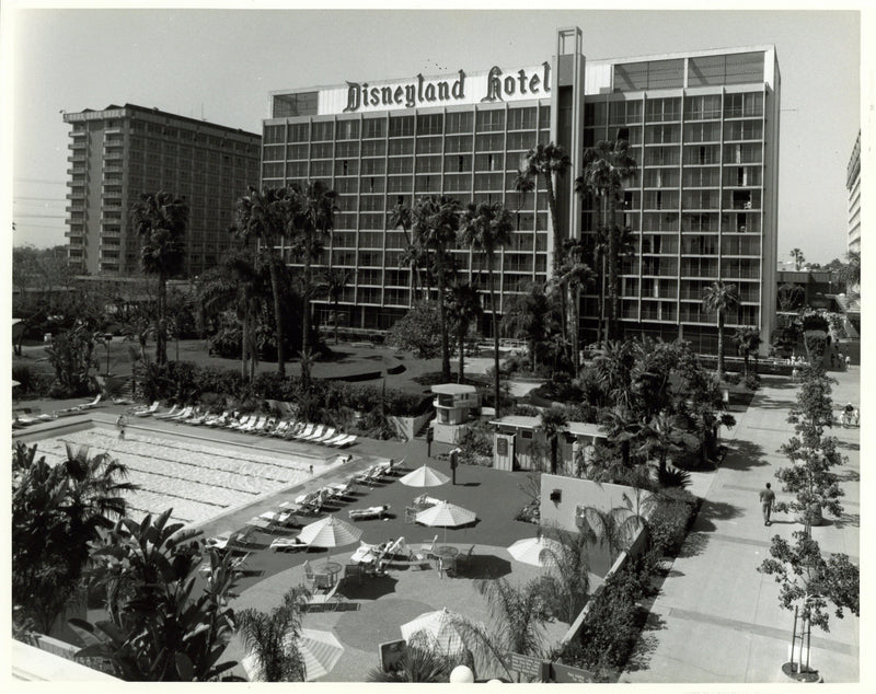 Disney Publicity Photo (1988): Disneyland Hotel